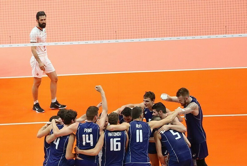 File:Volleyball match between national teams of Iran and Italy at the Olympic Games in 2016 - 20.jpg