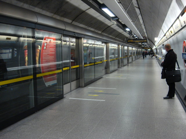 Waterloo tube station, Westbound Jubilee line platform - geograph.org.uk - 715942