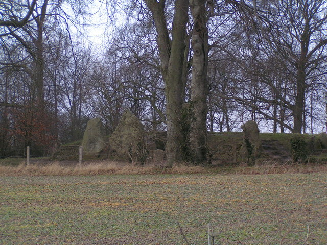 File:Wayland Smithy as seen from the Ridgeway path - geograph.org.uk - 1143641.jpg