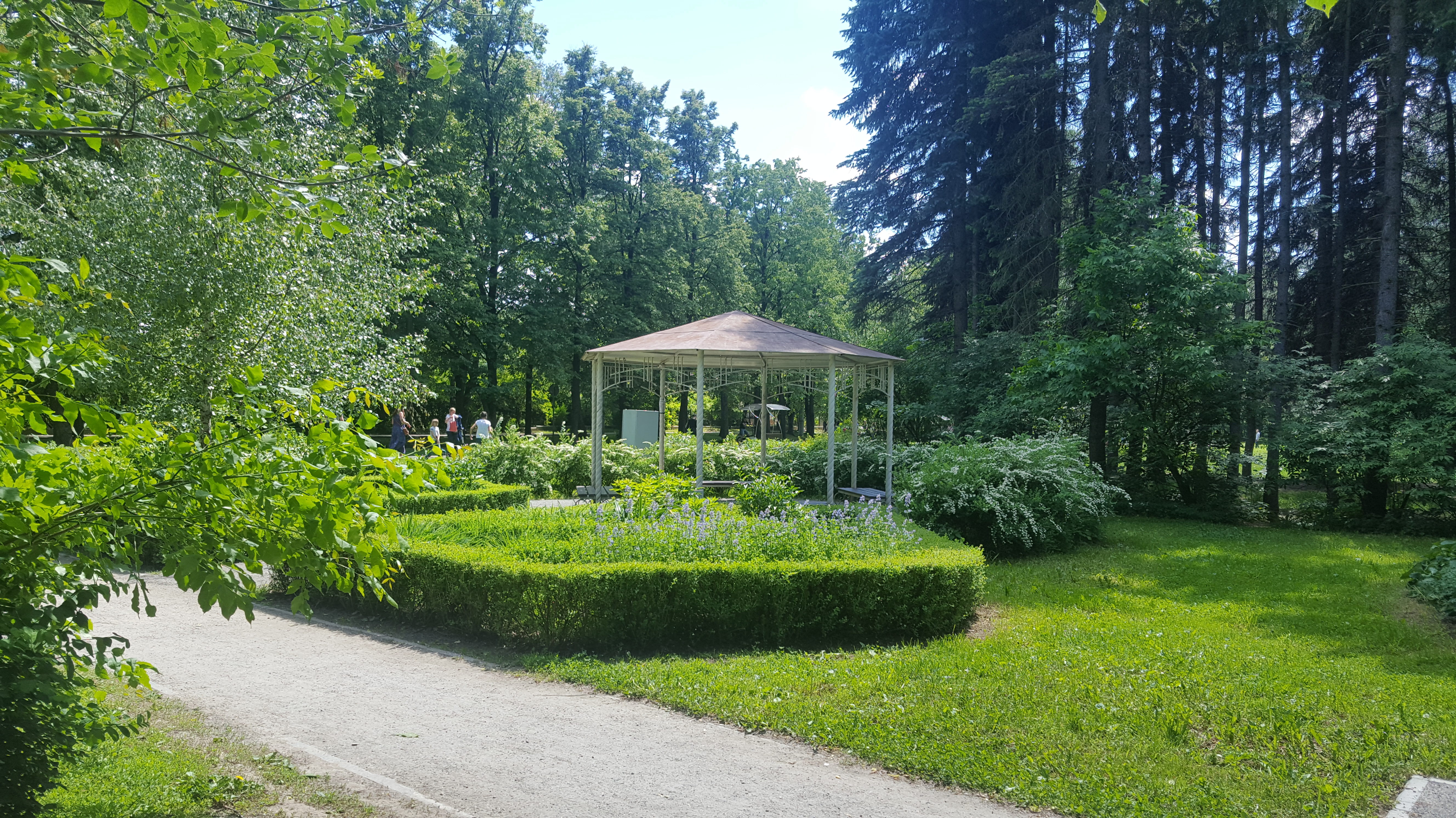 Stone sokolniki. Сокольники парк беседки. Беседки в Сокольниках.