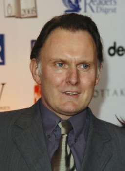 <span class="mw-page-title-main">Robert Glenister</span> English actor