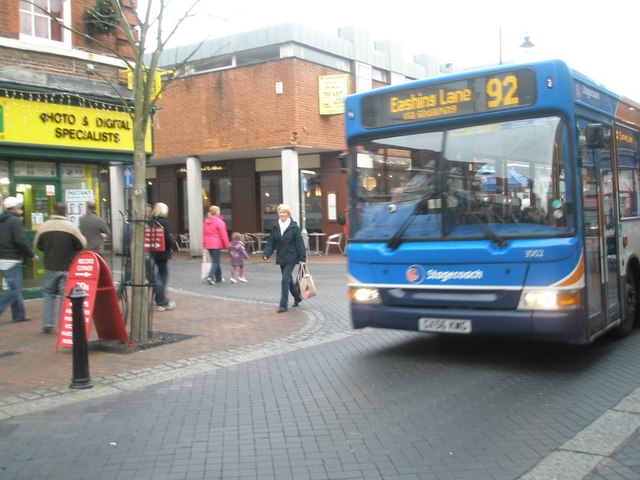 File:92 bus in the High Street - geograph.org.uk - 1604524.jpg