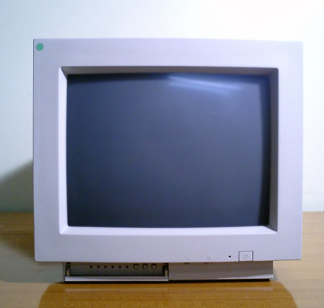 File:Apple Multiple Scan 15” Display.jpg - Wikimedia Commons