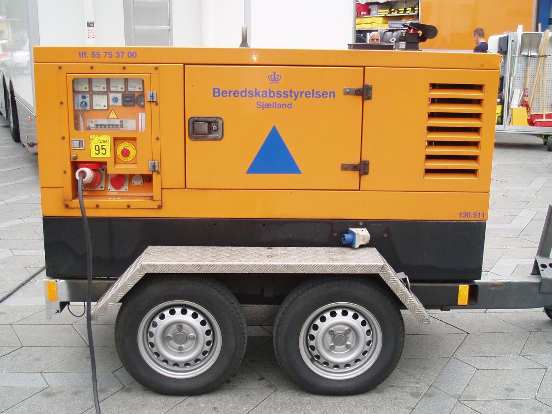 jaloezie zwanger teleurstellen File:BRS 40 kVA generator.jpg - Wikimedia Commons