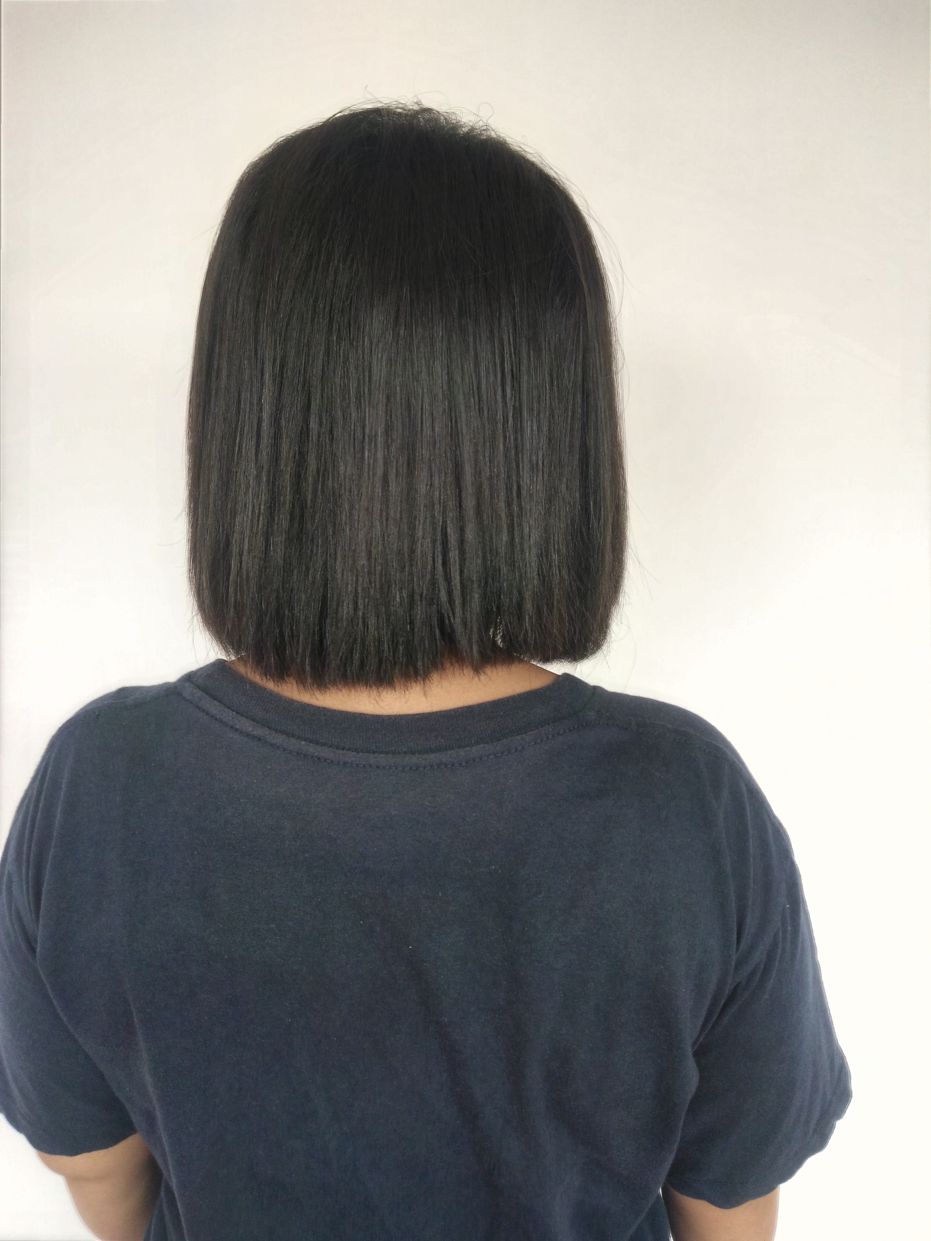 Download File:Back view of woman with short black hair (1).jpg ...