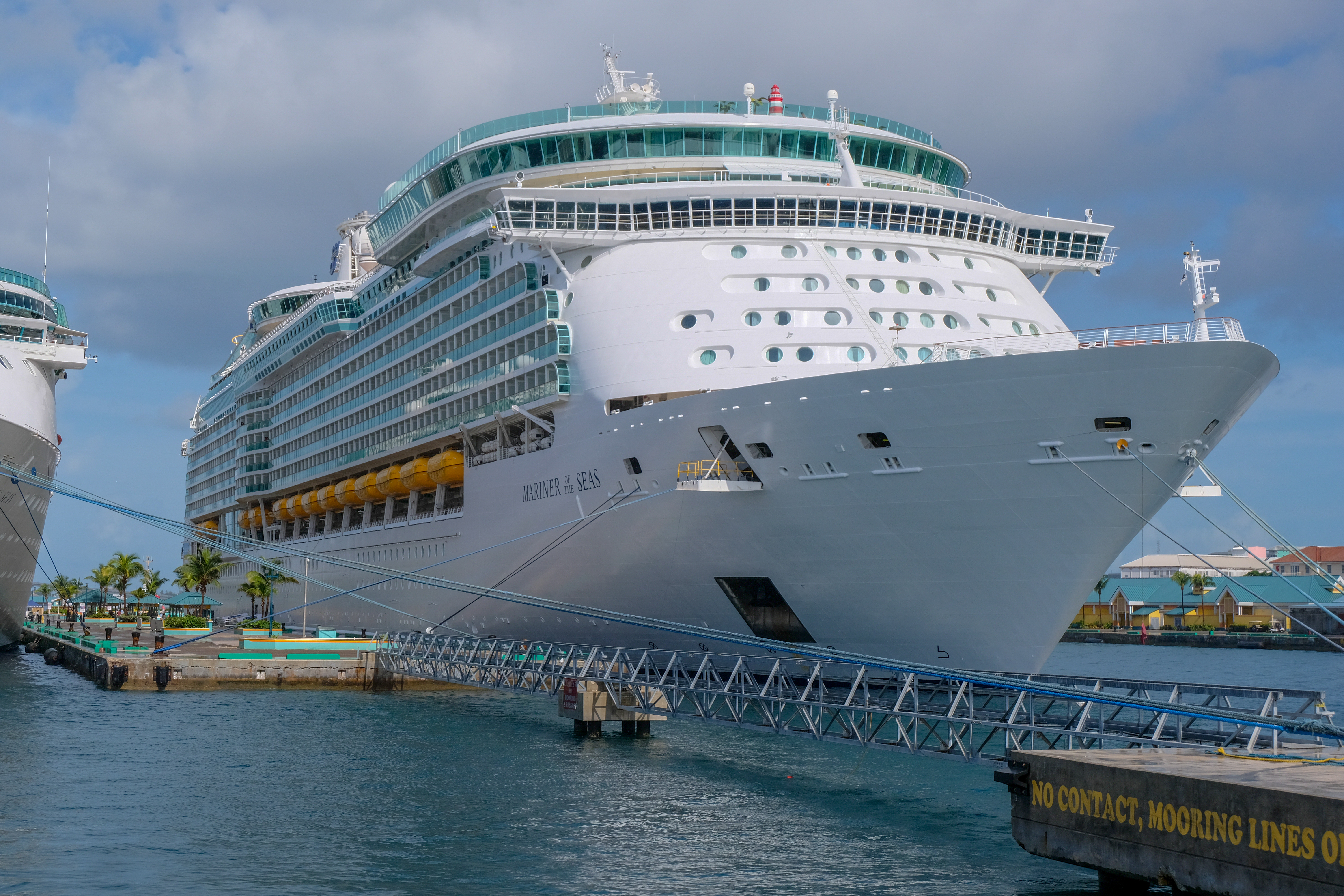 File:Bahamas Cruise - ship interior - June 2018 (2213).jpg