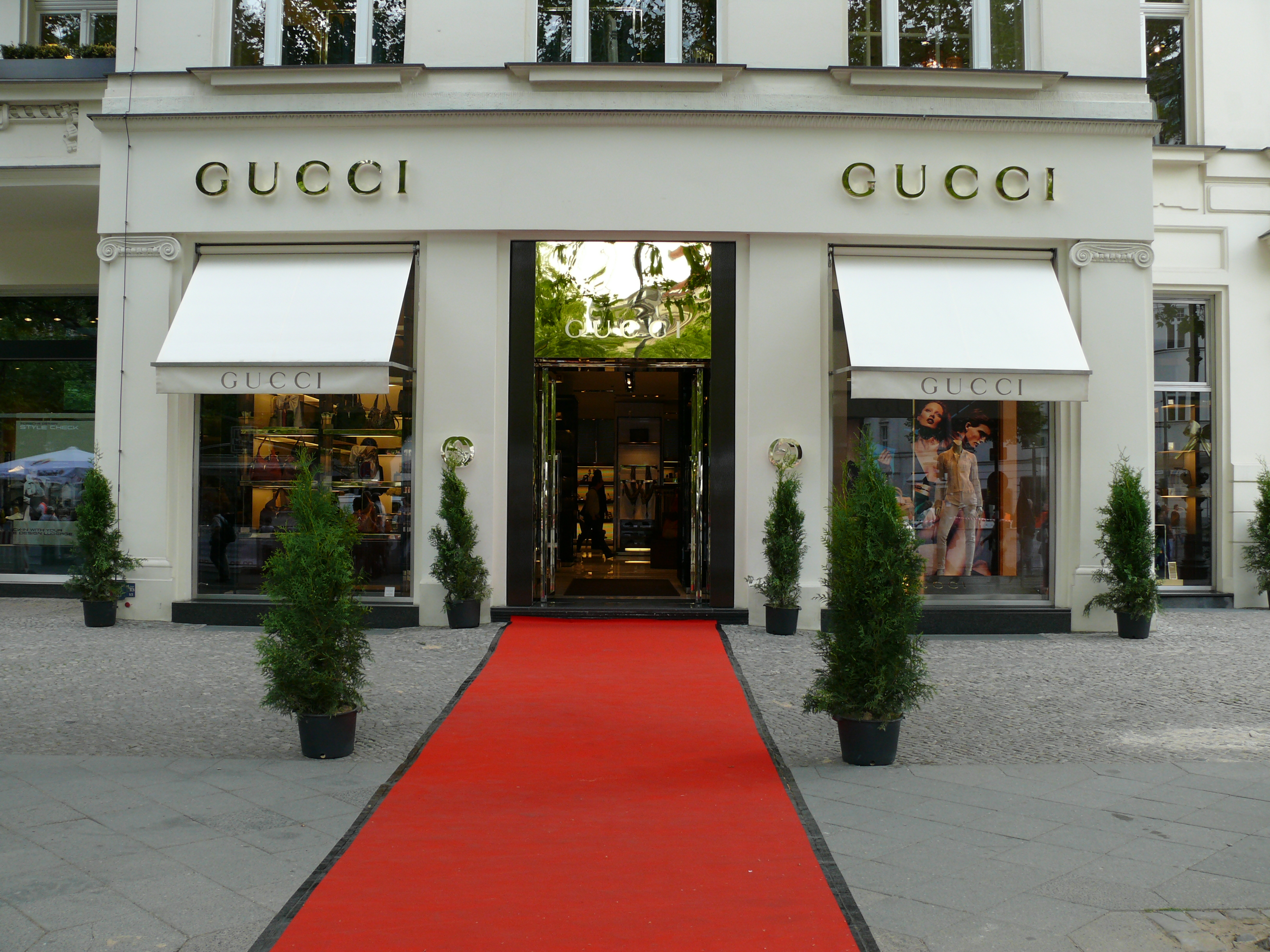 Slovenien Hurtigt procent File:Charlottenburg Kurfürstendamm Gucci.JPG - Wikimedia Commons