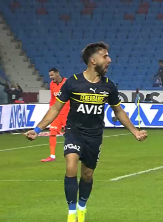 File:Diego Rossi Fenerbahçe.png