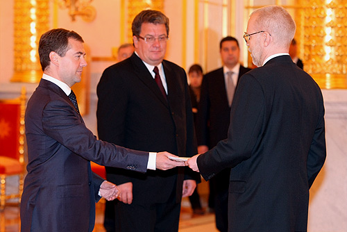 File:Dmitry Medvedev with Matti Anttonen.jpg