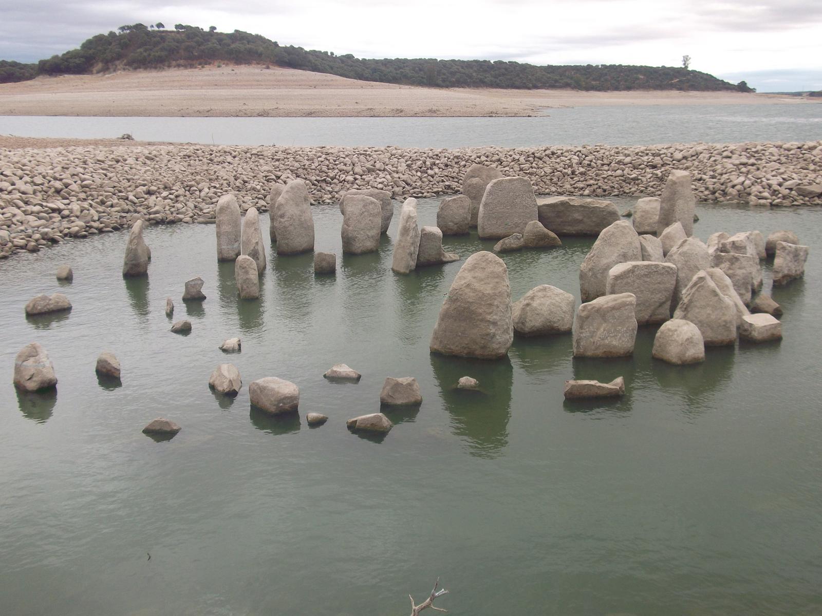 Spanish Stonehenge Dolmen_Guadalperal_verano_2012