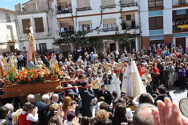 File:Domingo de Resurrección Letur.jpg