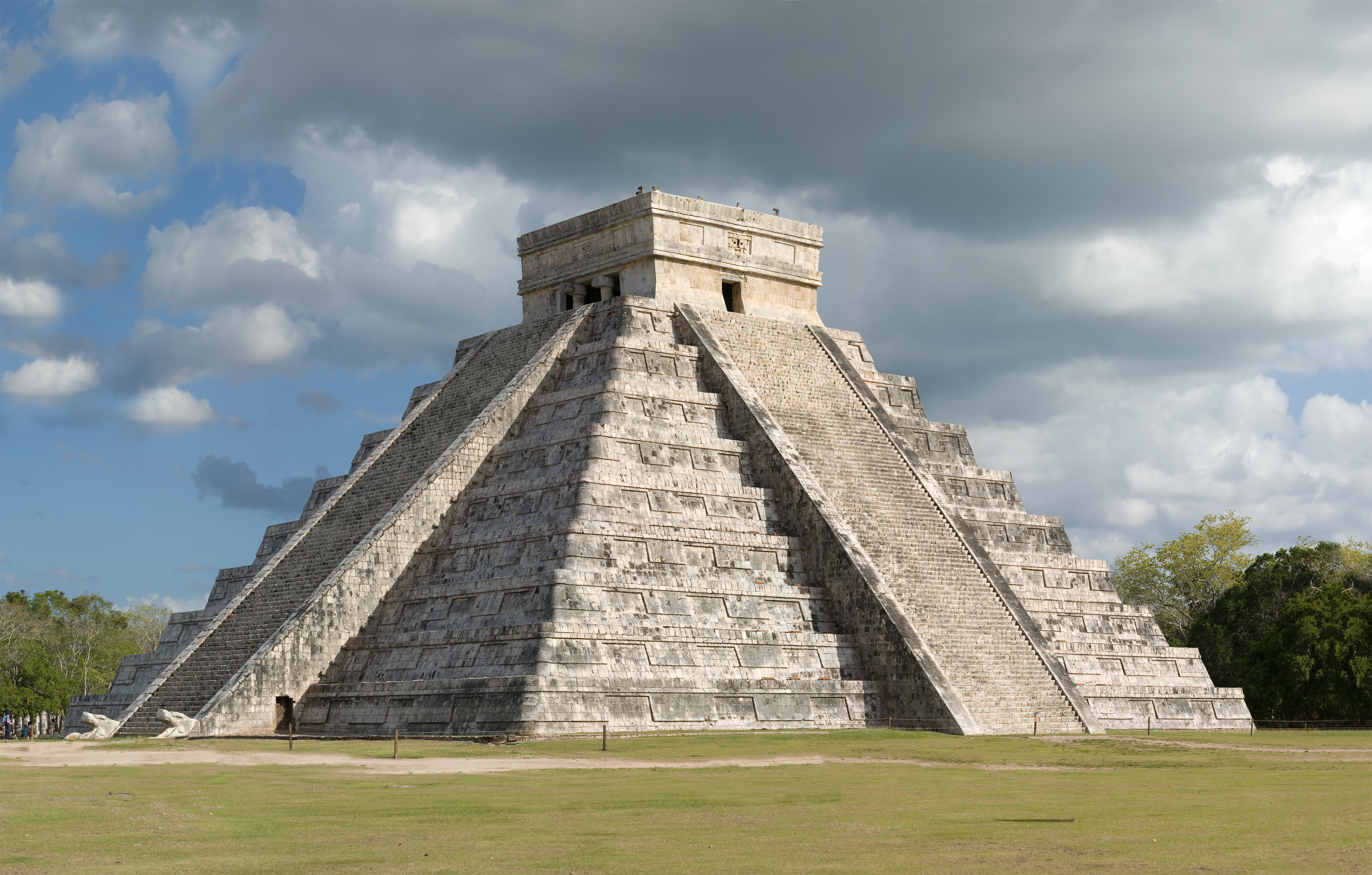 les mayas pyamides