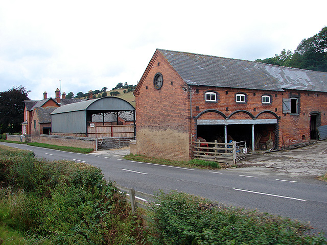 File:Farm at Lower Sylfaen - geograph.org.uk - 894806.jpg