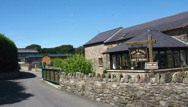 File:Fferm Gre Tal-y-Foel Stud Farm - geograph.org.uk - 523613.jpg