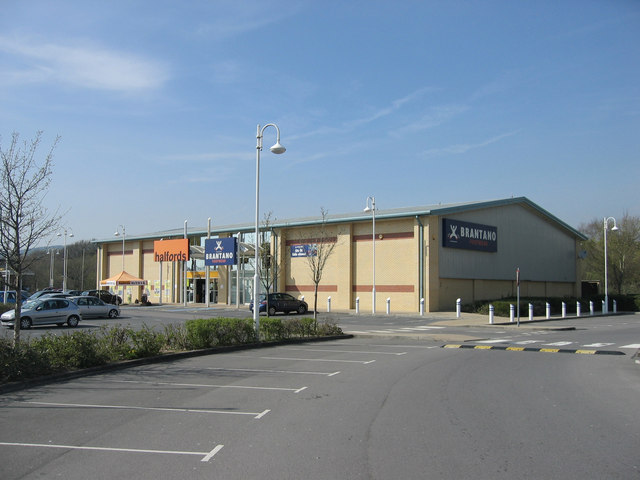 File:Glamorgan Vale Retail Park - geograph.org.uk - 400425.jpg