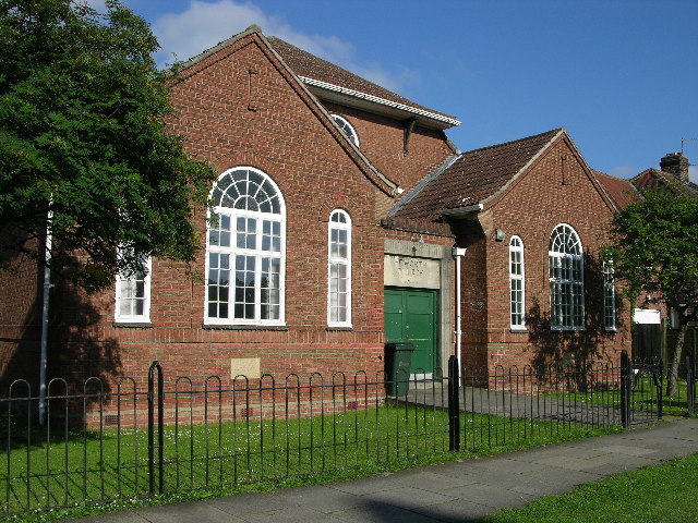 File:Heworth Church Hall - geograph.org.uk - 25480.jpg