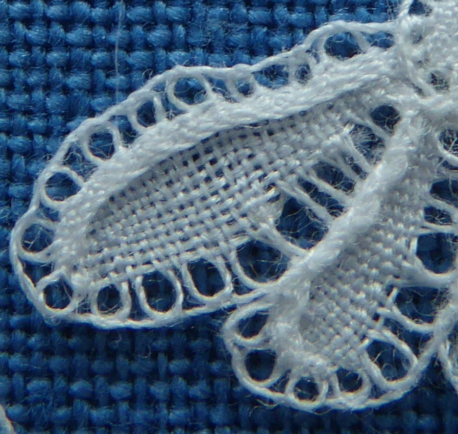 Bobbin tape lace - Wikipedia