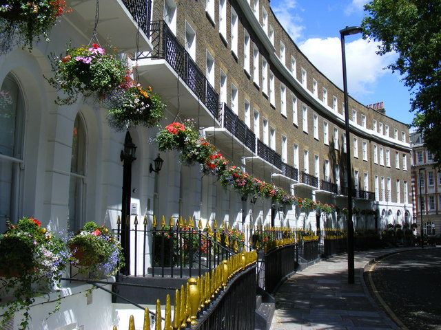 File:Houses in Cartwright Gardens - geograph.org.uk - 1397726.jpg