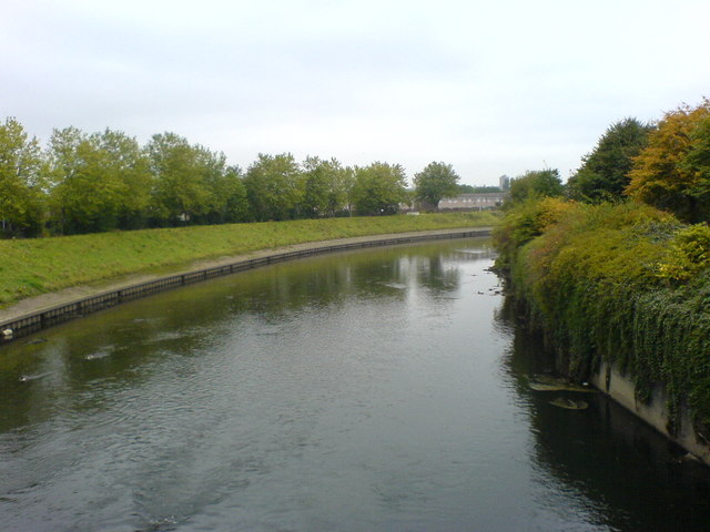 File:Irwell at Adelphi - geograph.org.uk - 586342.jpg