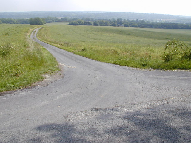 File:Junction of Nepicar Lane and Pilgrim's Way - geograph.org.uk - 463768.jpg