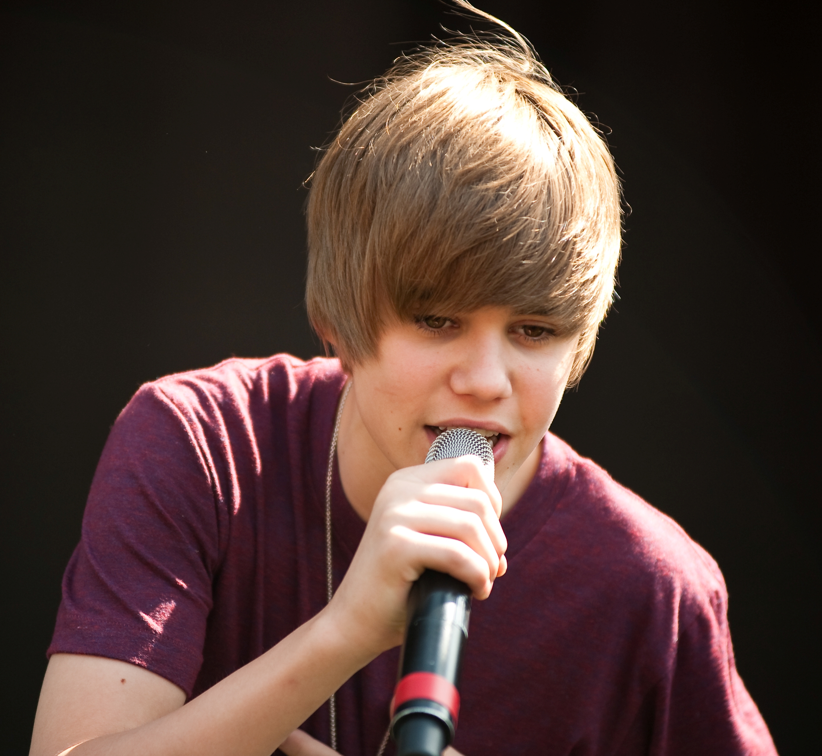 File:Justin Bieber 2010 4.jpg - Wikimedia Commons