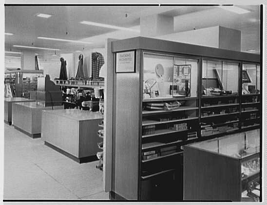 File:Macy's, business in Jamaica, New York. LOC gsc.5a14207.jpg