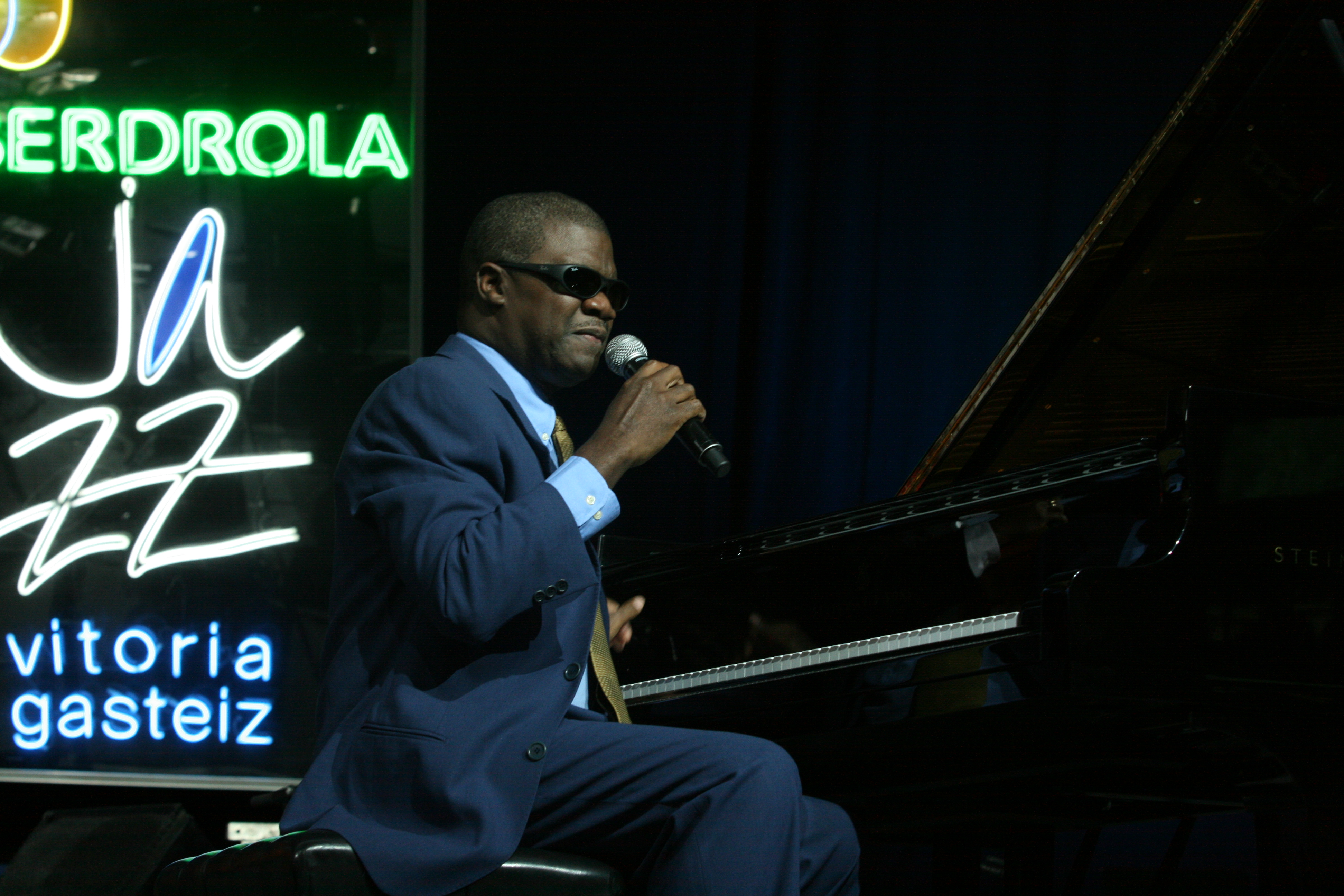 Roberts at the Festival de Jazz de Vitoria, 2010