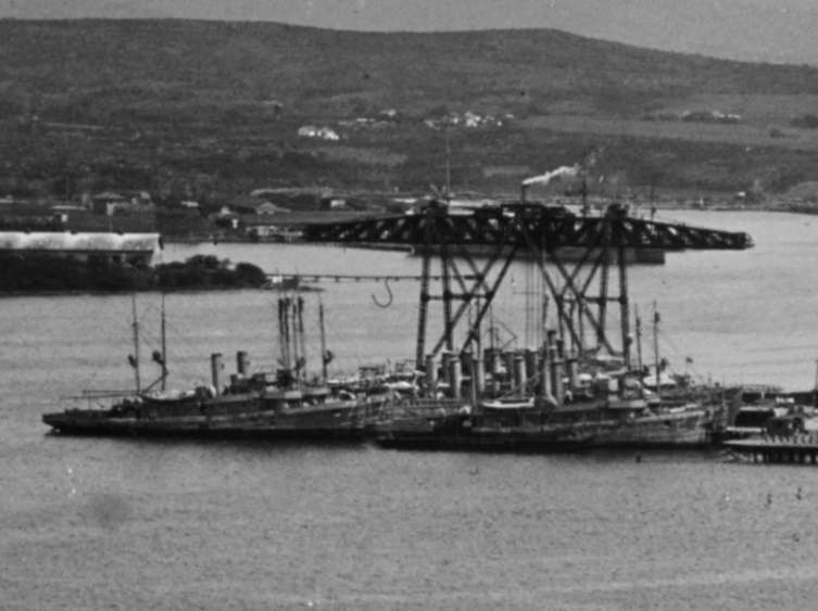 File:Minesweepers laid up at Pearl Harbor c1922.jpg