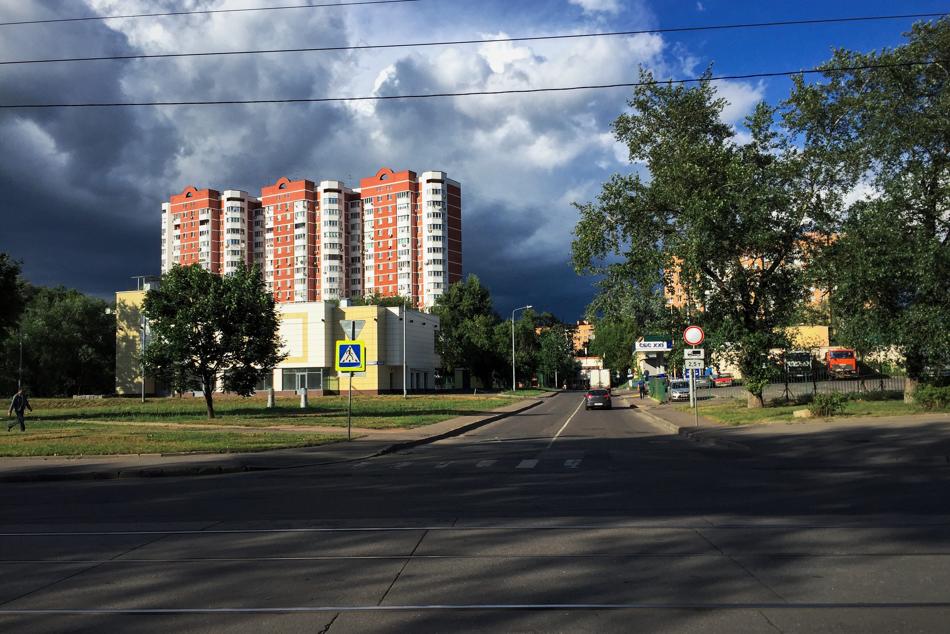 File:Moscow, Krasnobogatyrskaya Street and Lermontovskaya Street  (31502846965).jpg - Wikimedia Commons