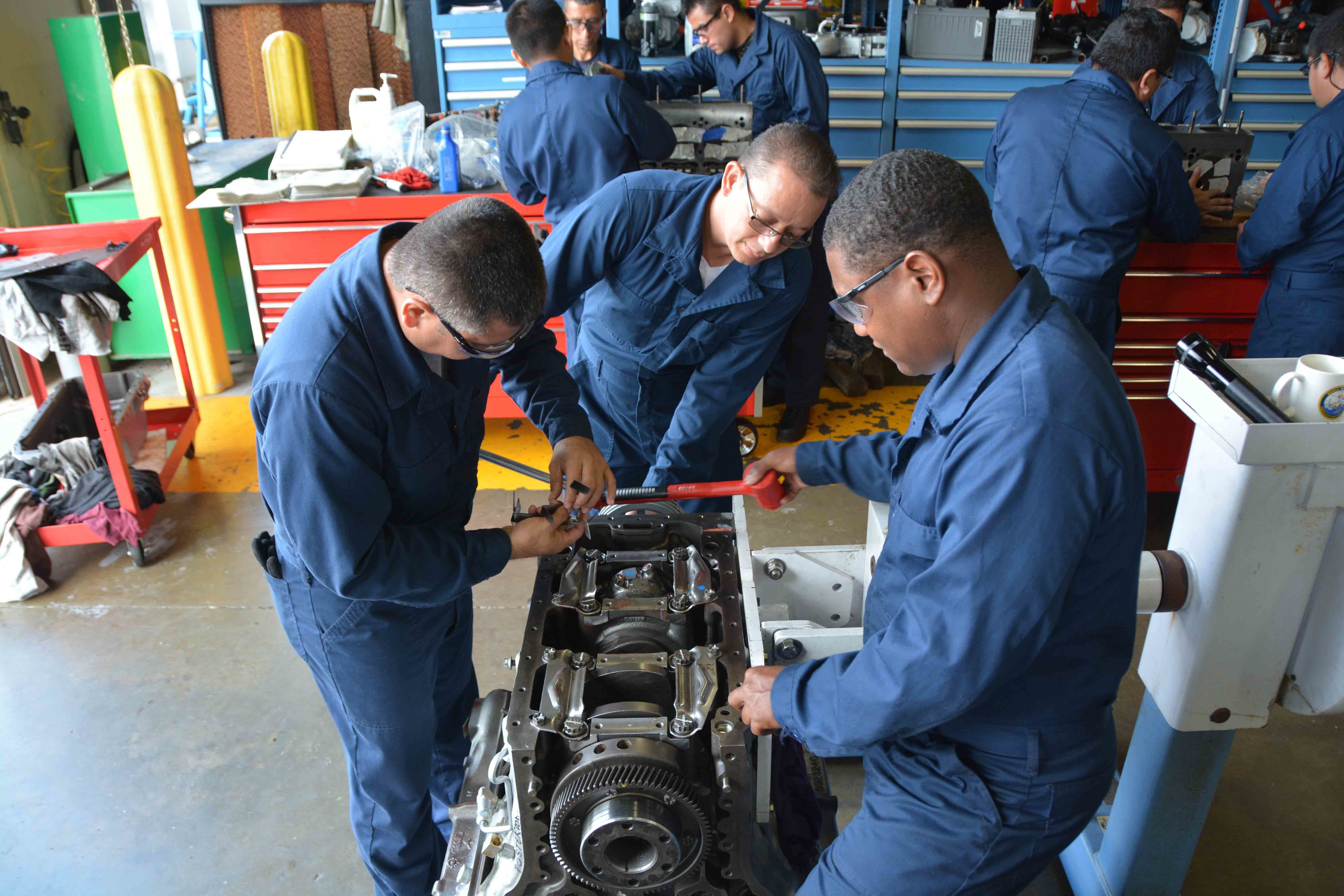 NAVSCIATTS' DSOM Students Become Proficient in Diesel Mechanics 160909-N-TI567-003.jpg