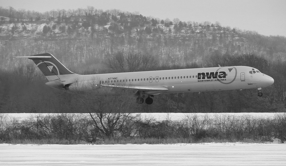 Nwa DC-9-50 in B-W (375860957).jpg