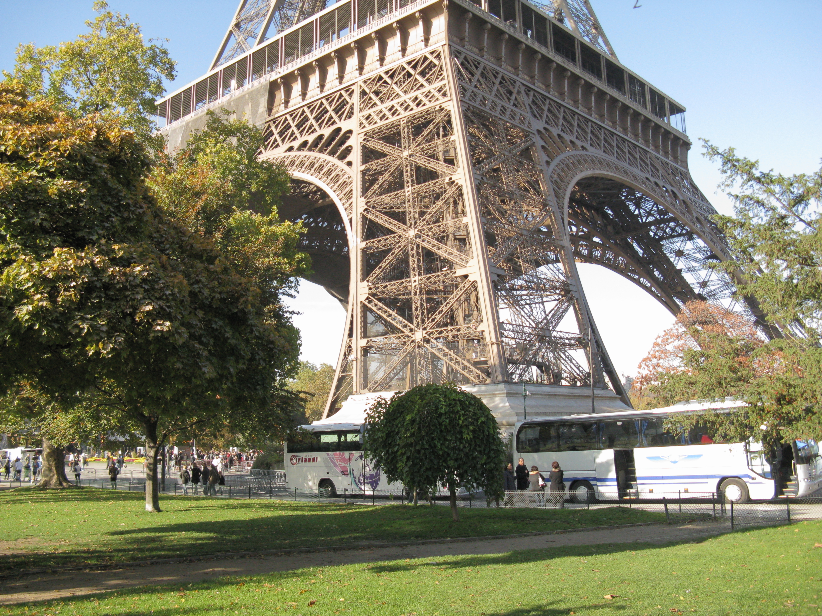 Эйфелева башня. Эйфелева башня зимний Париж. Lotus de Hanoi, Gustave Eiffel. Parig.