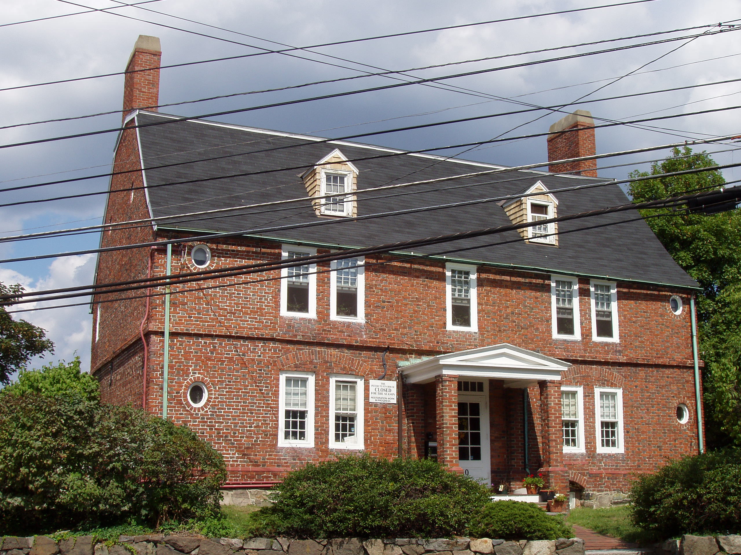 America's Oldest Brick House Has Been Standing Since 1680