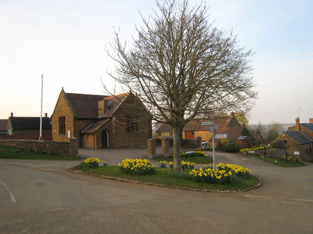 File:Shotteswell Green and Village Hall - geograph.org.uk - 1213222.jpg