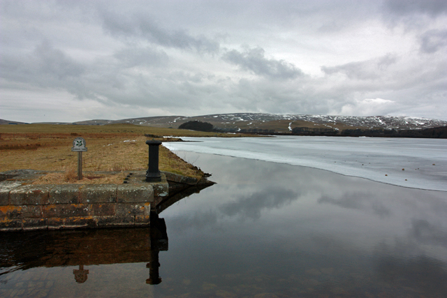 File:Tarn Foot, Malham Tarn - geograph.org.uk - 1744035.jpg