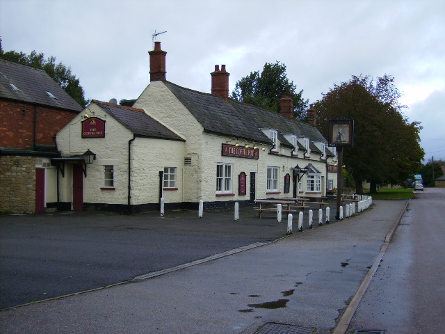 File:The Coffee Pot Public House in Yardley Gobion - geograph.org.uk - 256619.jpg