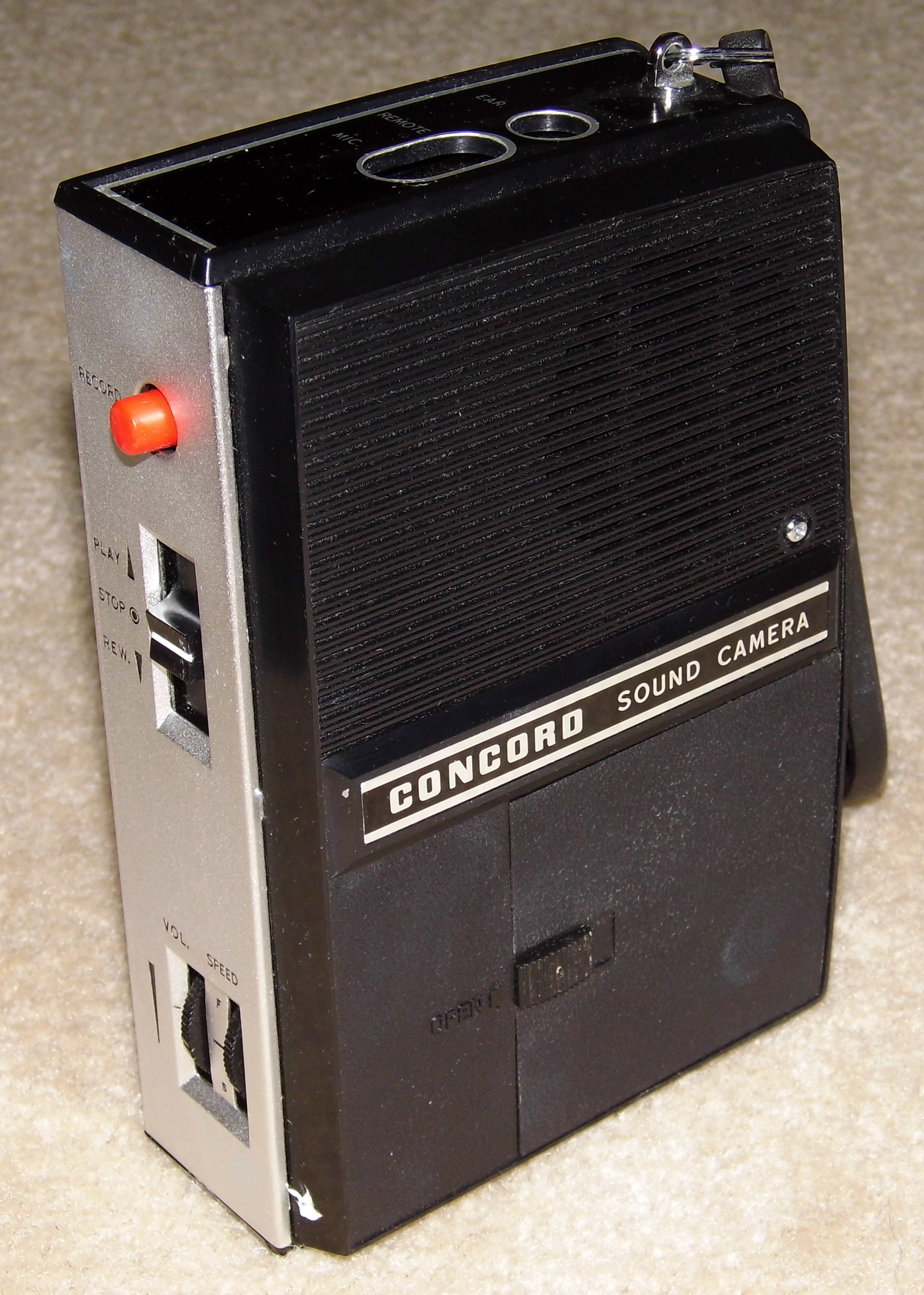 File:Vintage Concord Sound Camera Reel-To-Reel Tape Recorder, Model F-20,  Made In Japan (14182450972).jpg - Wikimedia Commons