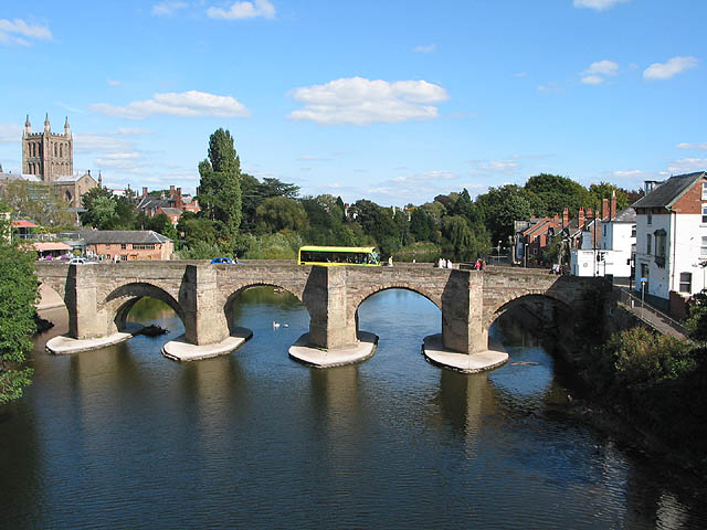 File:Wye Bridge from Greyfriars Bridge - geograph.org.uk - 556252.jpg