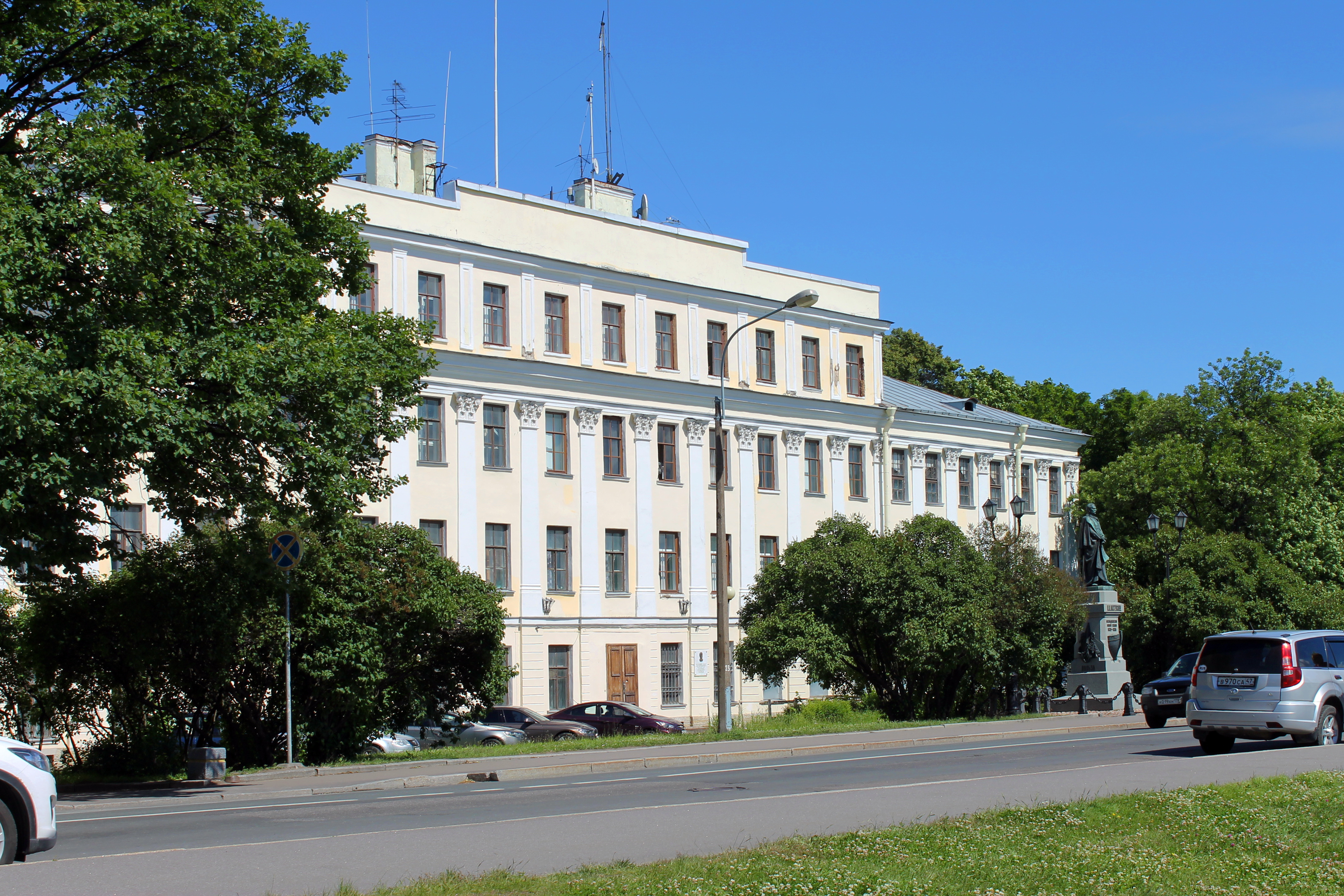 меншиковский дворец в кронштадте