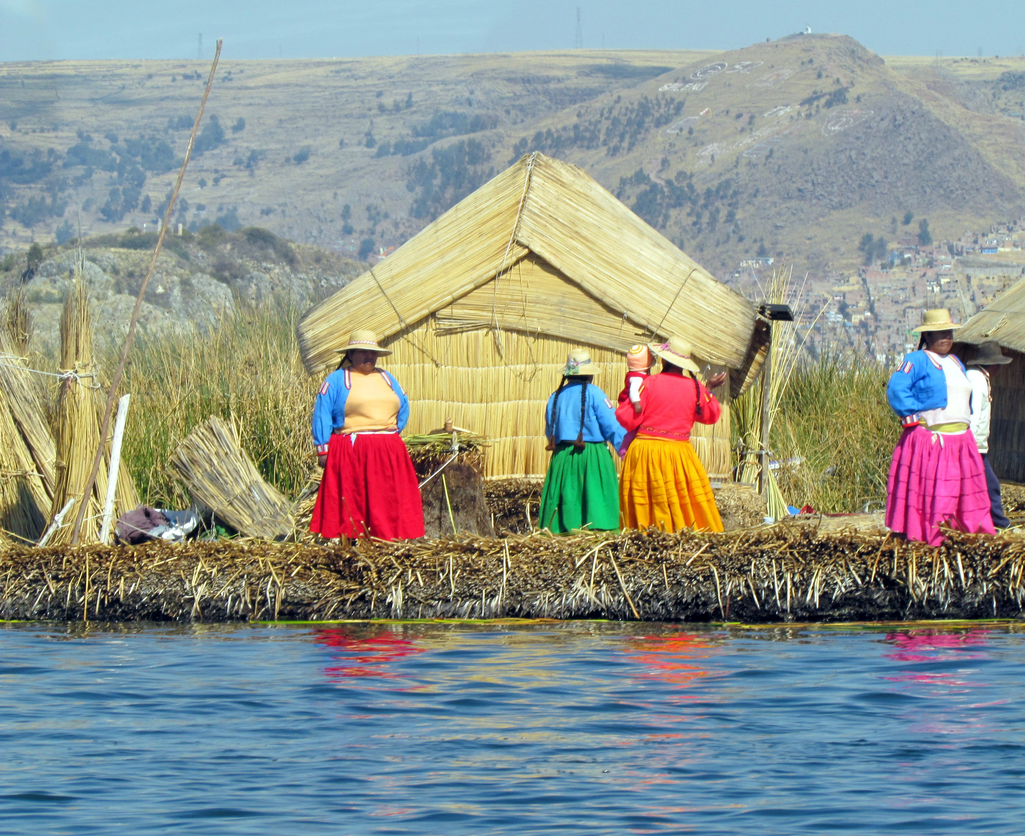 Экспедиция перу. Жилище Аймары. Uros people of Lake Titicaca. Озеро Титикака спирулина.