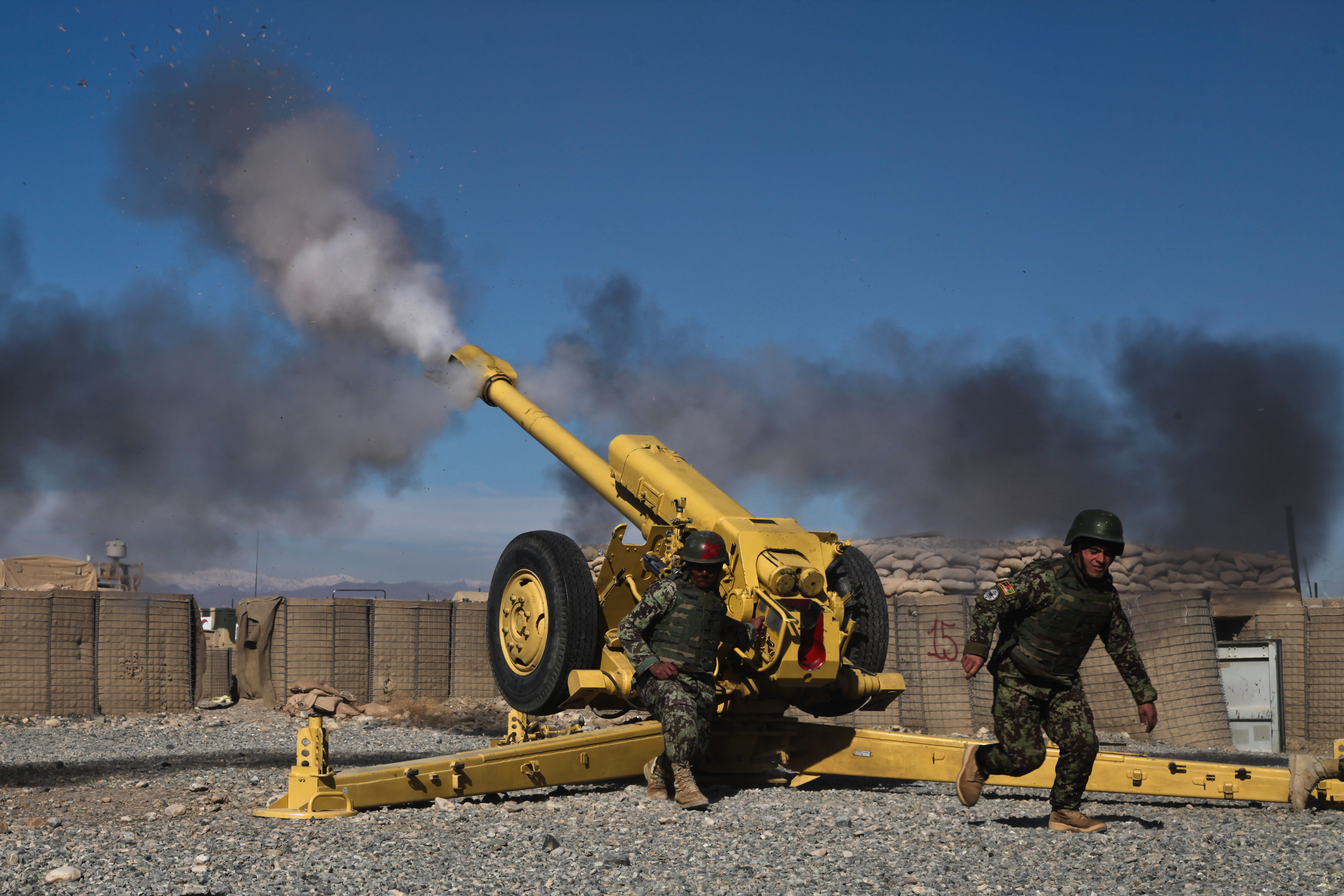 Д 30 апреля. D-30 Howitzer. D 30 гаубица. Д-30 гаубица в Чечне. Батарея гаубиц д-30.