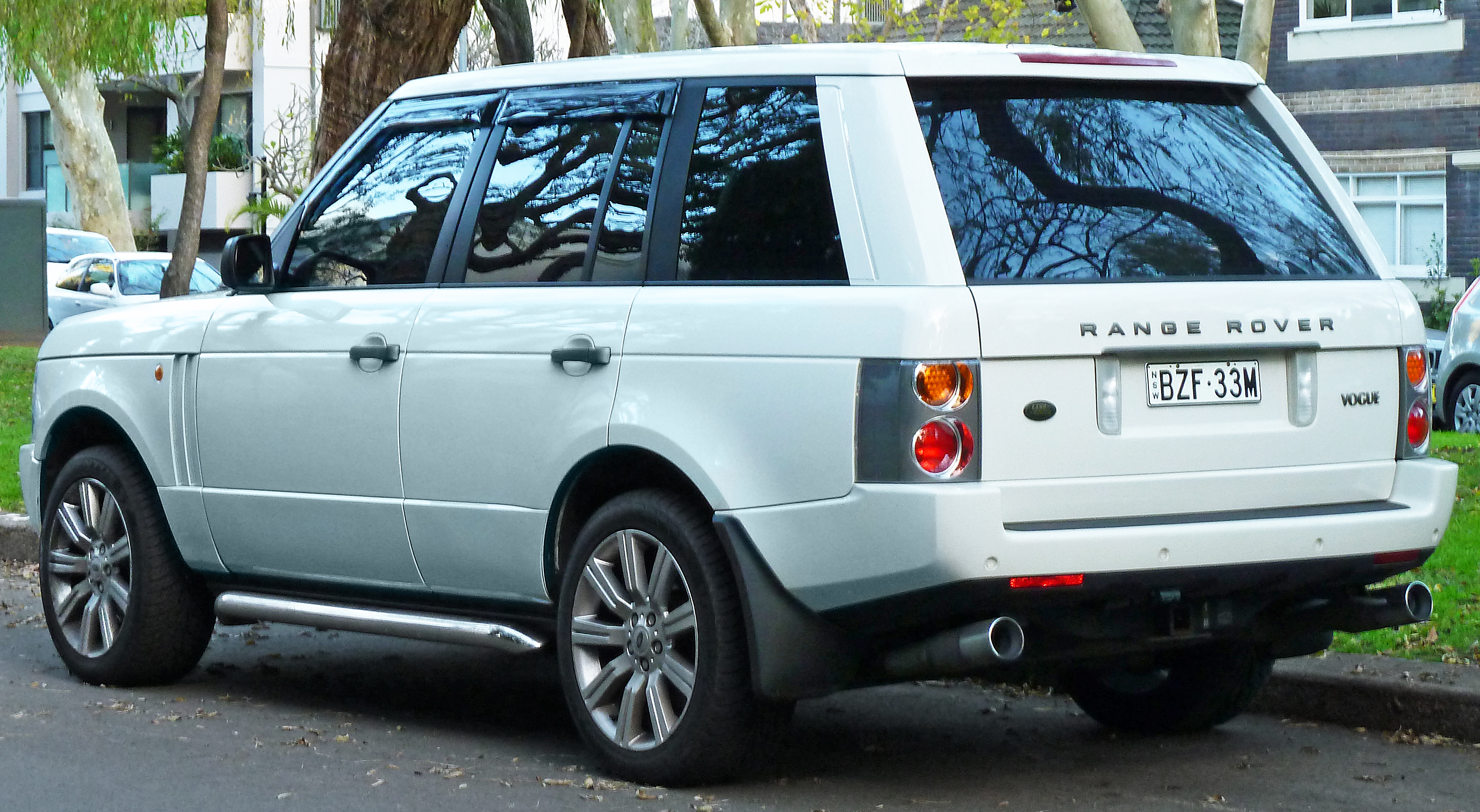 range rover vogue 
