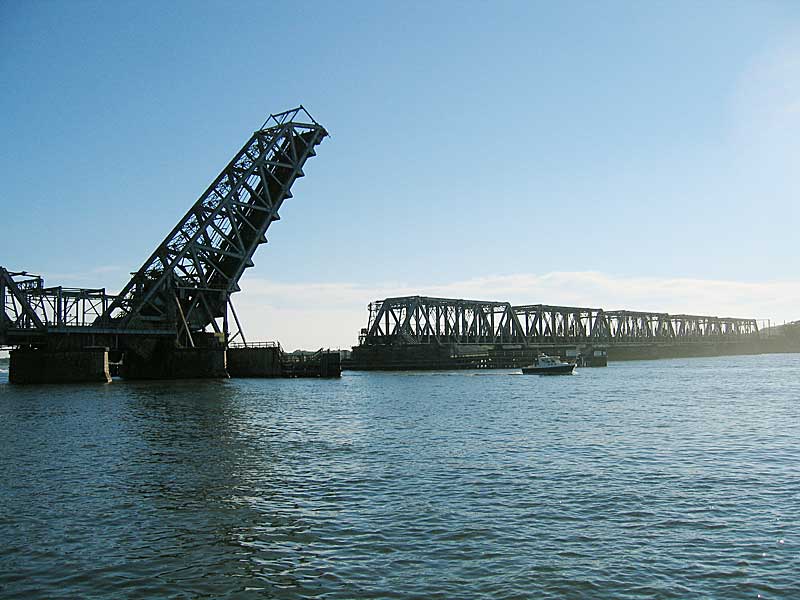 File:Amtrak bridge at Old Saybrook - open.jpg