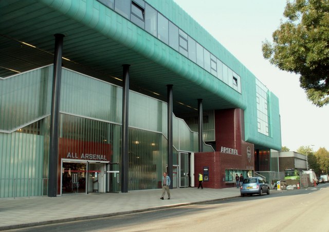 File:Arsenal's new shop and box office in Drayton Park - geograph.org.uk - 261384.jpg