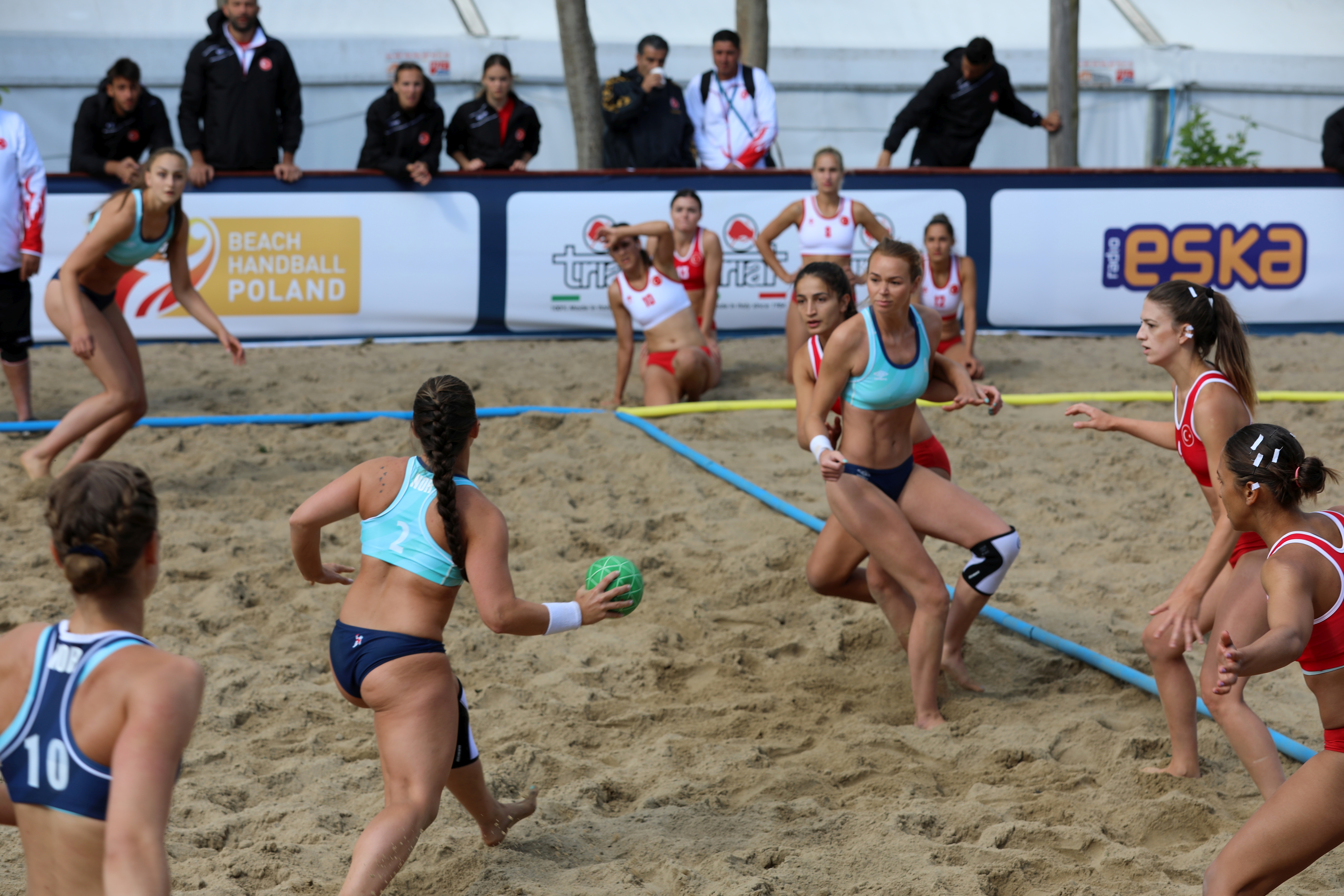 Beach Handball chubby