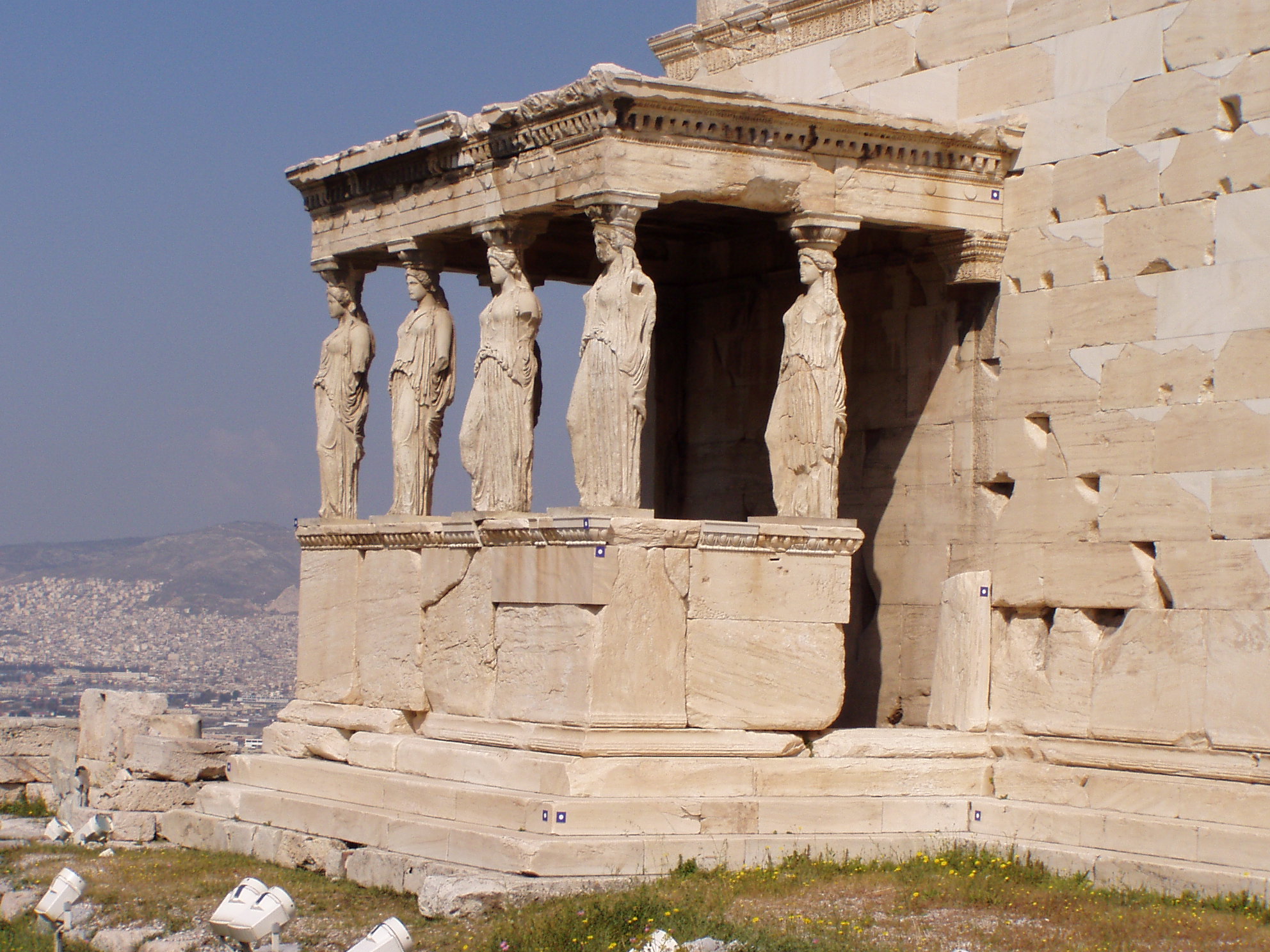 Caryatids of Erechtheum.jpg