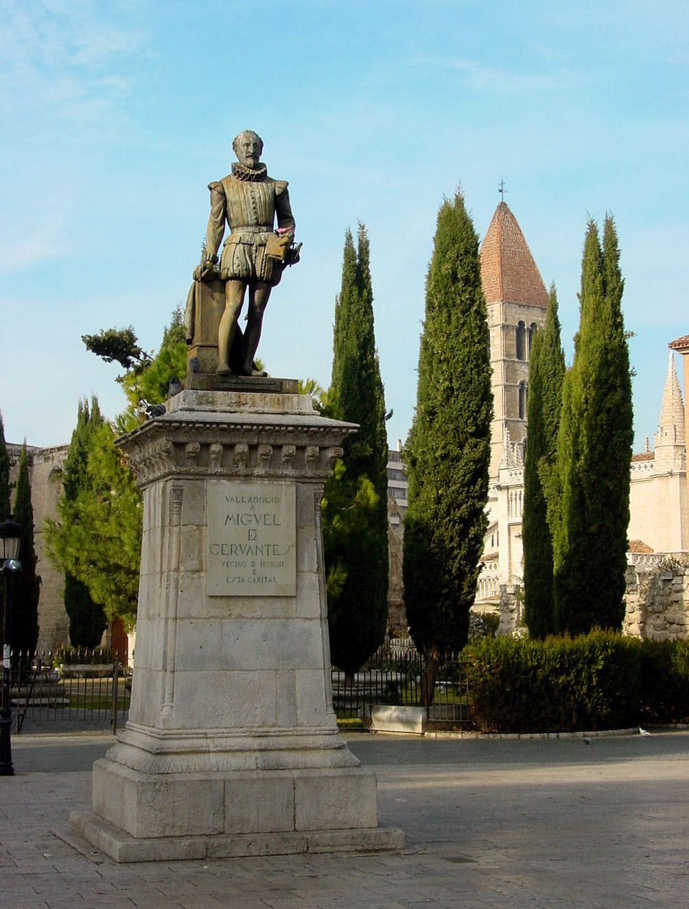 Estatua de Cervantes (Valladolid) - Wikipedia, la ...