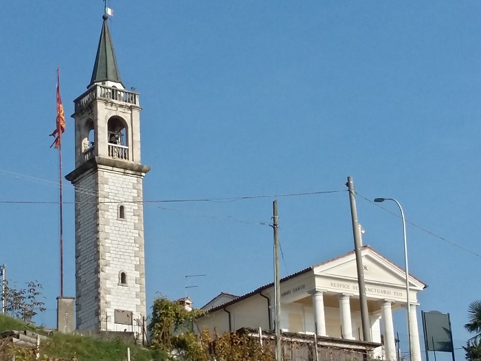 File:Chiesa della Madonna di Lourdes (Ponteggio).jpg