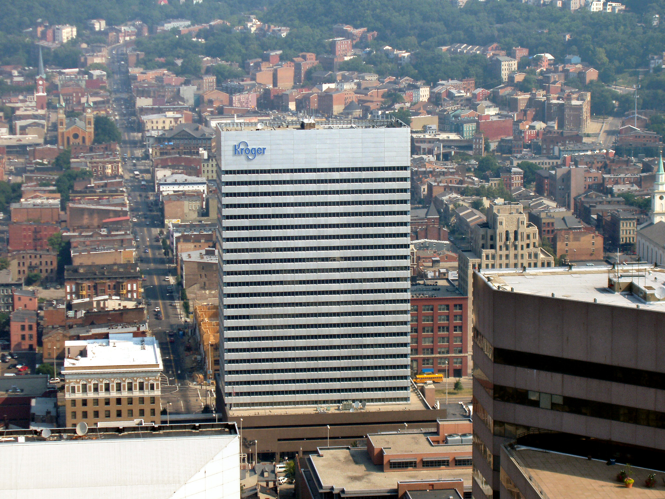 https://upload.wikimedia.org/wikipedia/commons/8/8e/Cincinnati-kroger-building.jpg