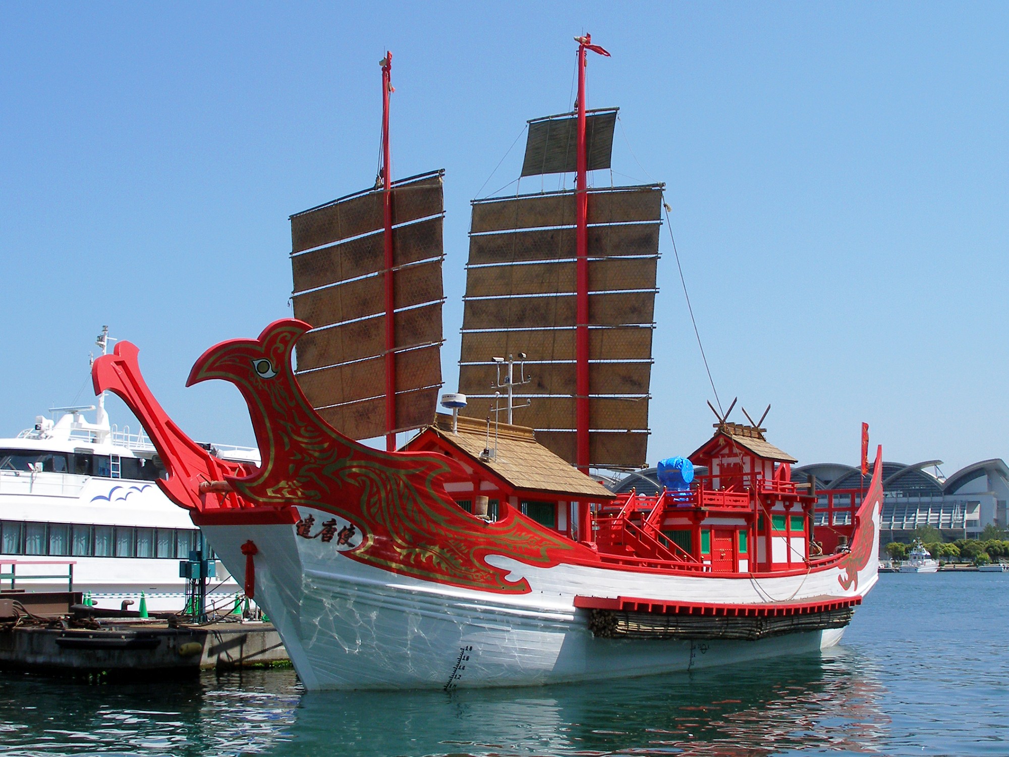 Chinese ships. Каменный корабль Китай. Япония бухта Хаката.